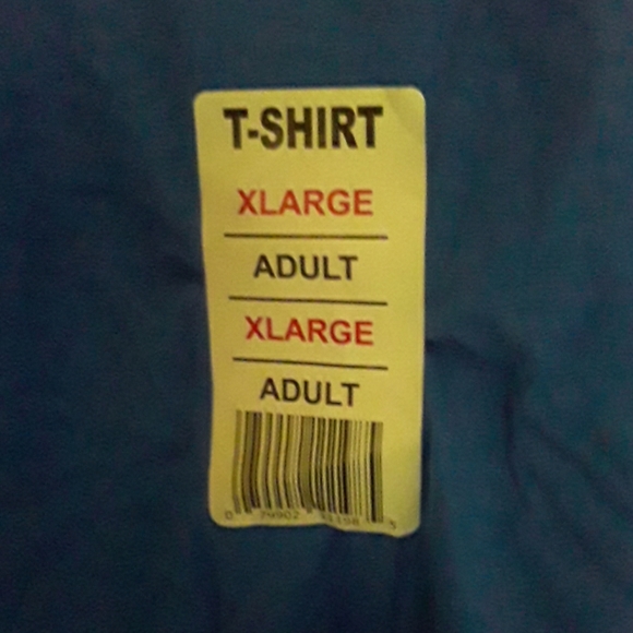 T-Shirt - Picture 2 of 5